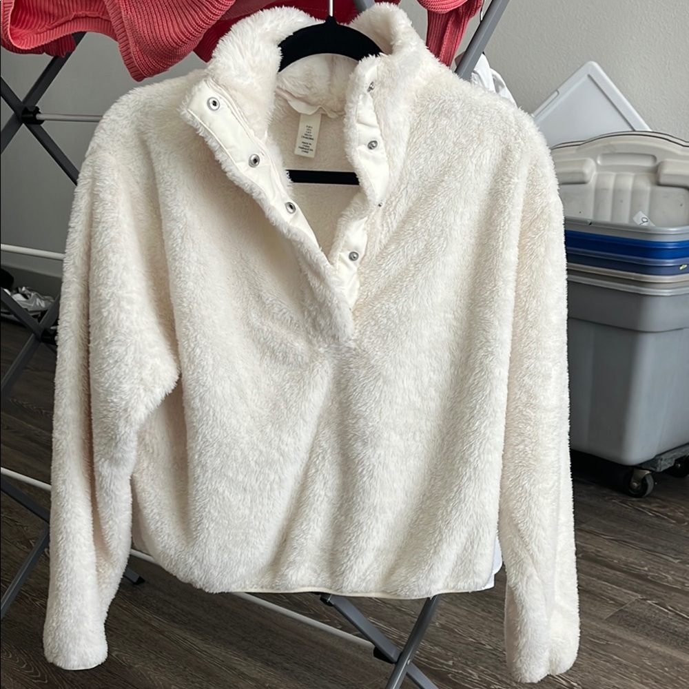 H&M Fuzzy Pullover Sweatshirt Sweater Jacket Coat Top Comfy Small EUC